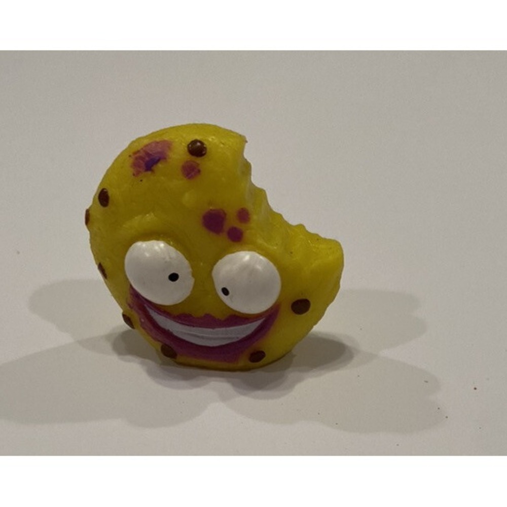 Grossery Gang Series 1 Pukey Cookie Moose Squishy Stinky Snacks Yellow Purple